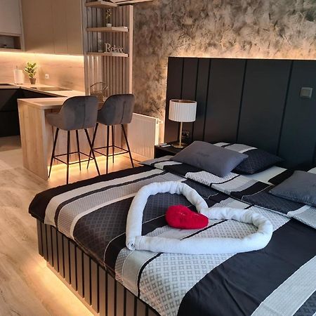 Wellness Apartments วาราชดีน ภายนอก รูปภาพ