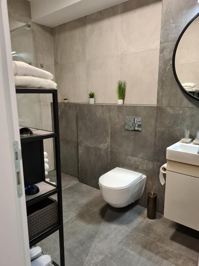 Wellness Apartments วาราชดีน ภายนอก รูปภาพ