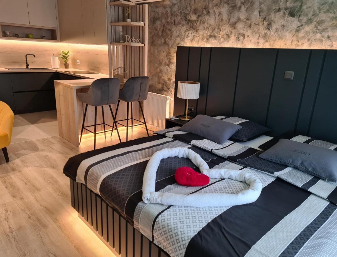 Wellness Apartments วาราชดีน ภายนอก รูปภาพ