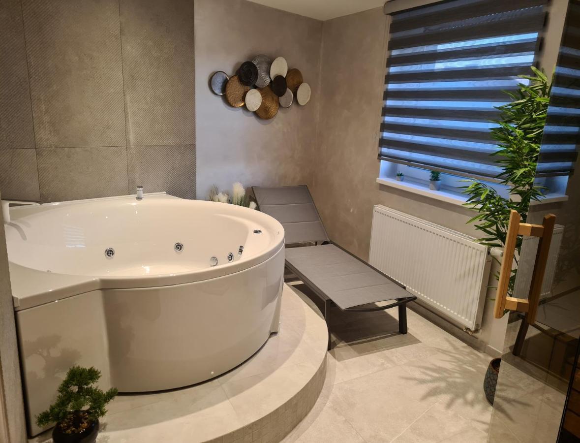 Wellness Apartments วาราชดีน ภายนอก รูปภาพ