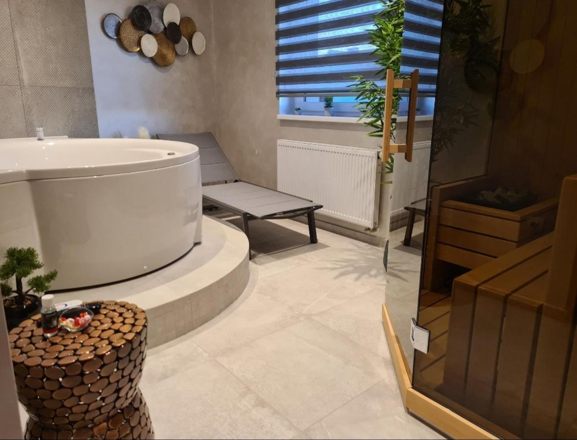 Wellness Apartments วาราชดีน ภายนอก รูปภาพ